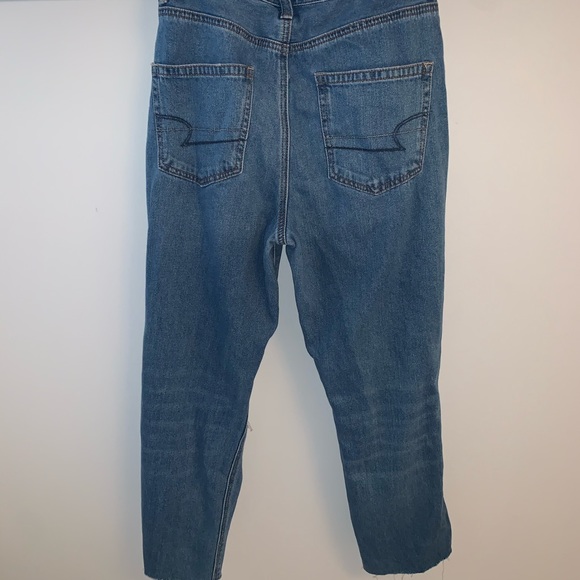 American Eagle Classic Destroyed Mom Jeans - Picture 4 of 8